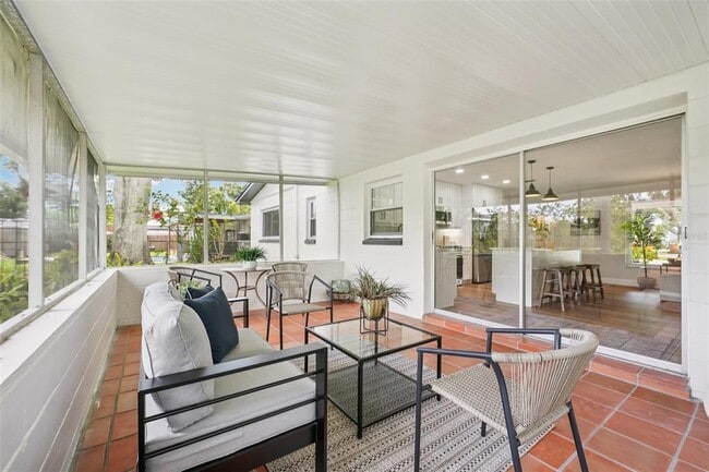 Building Photo - 311 Shore Dr E