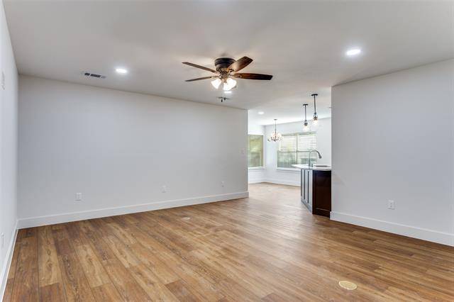 Building Photo - 3233 Sandage Ave