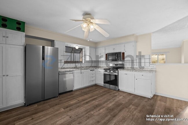 Building Photo - 1323 Harwood St