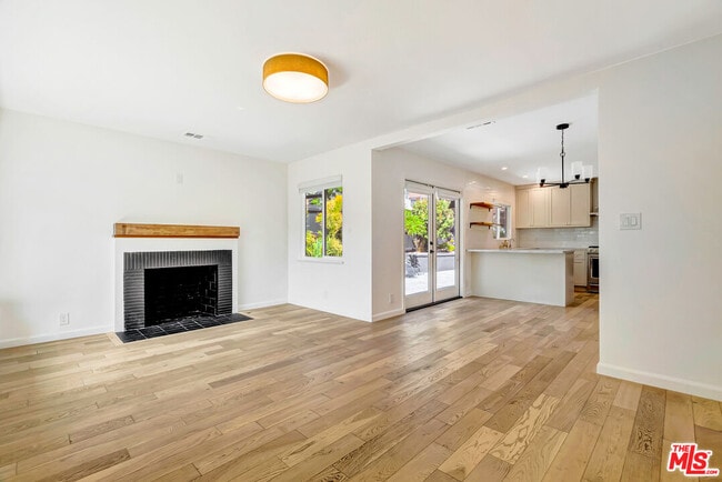 Building Photo - 4340 W 60th St