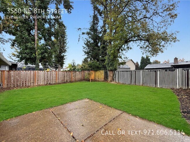 Building Photo - 3560 NE 8th St