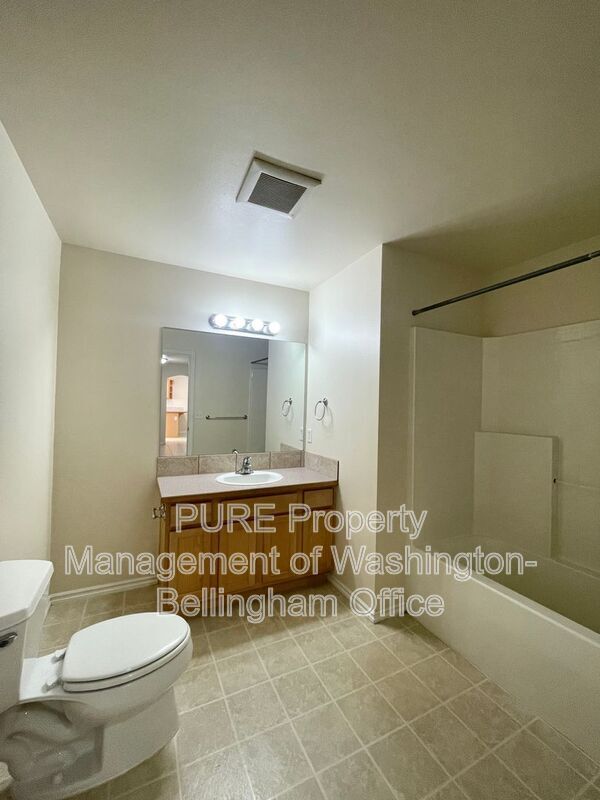 Building Photo - 901 Orchid Pl