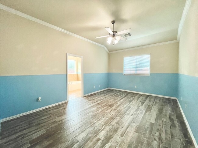 Building Photo - 10803 Marigold Glen Way