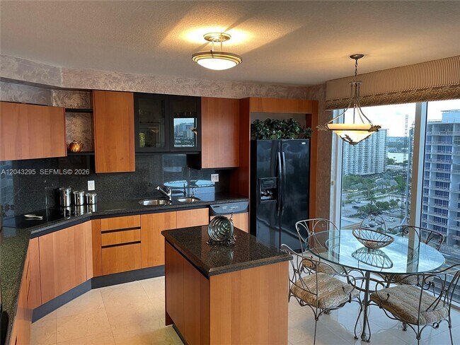 Building Photo - 17555 Collins Ave