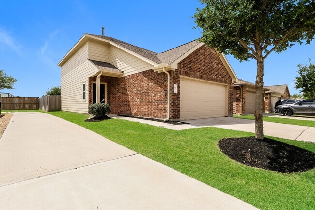 Building Photo - 18409 Hillwood Ln