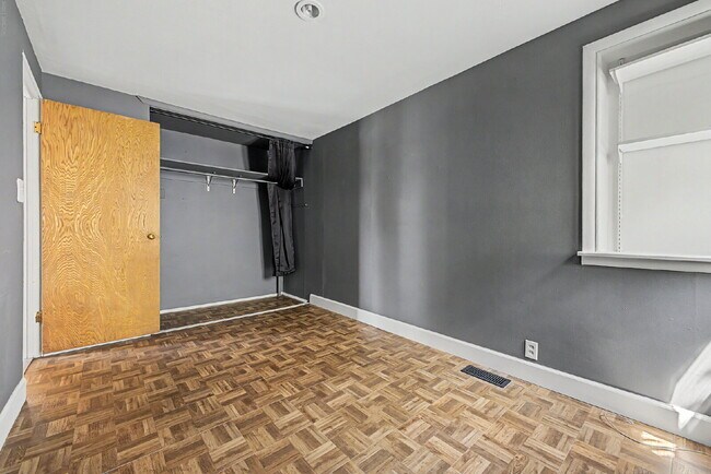 Building Photo - "Charming 3-Bed Townhouse in Denver's Heart – Spacious 1350 Sq Ft Living!"