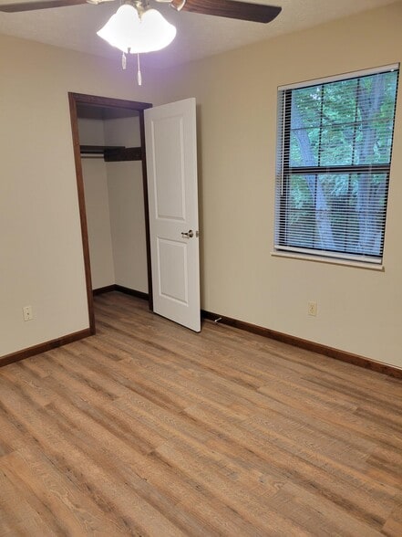 Building Photo - 32 Manor Dr