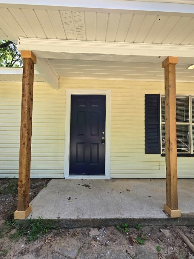 Building Photo - 172 Gaskins St
