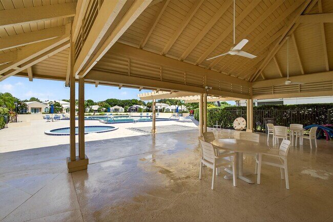 Building Photo - 16997 Waterbend Dr