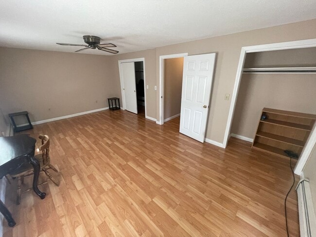 Building Photo - Single-Family Home in South Nashua