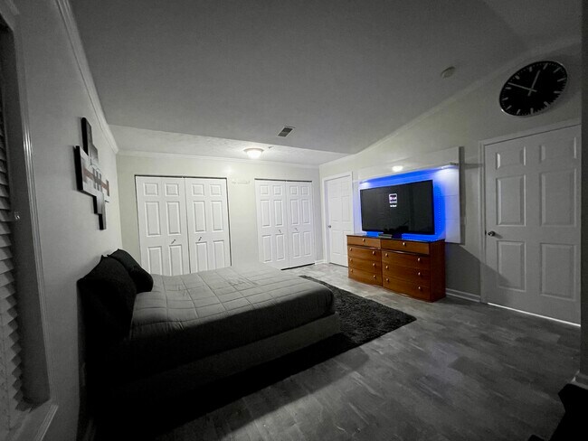 Master Bedroom - 3031 Poplar Creek Dr SE