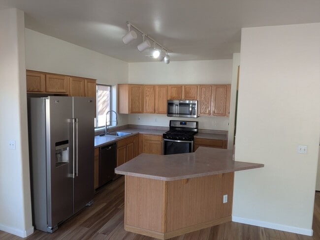 Building Photo - Three bedroom rental in Rancho Sahuarita Move -in ready
