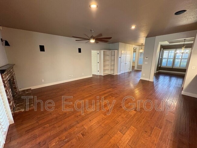 Building Photo - 540 W Birch Ct