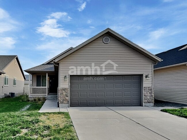 Building Photo - 1604 Shadow Dr