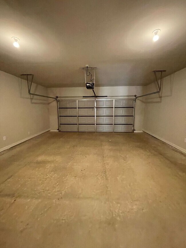 Building Photo - Home for Rent in St James Subdivision in Pinson, AL!!! Available Now!