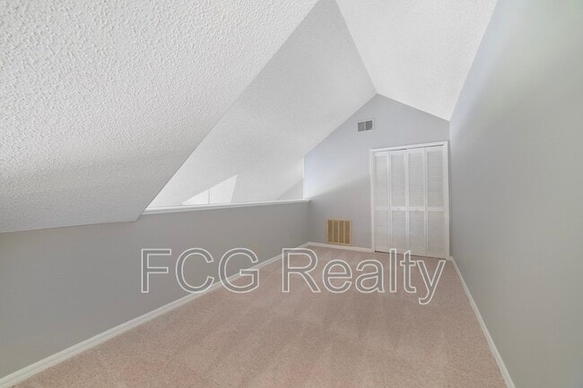 Building Photo - 6112 Westgate Dr