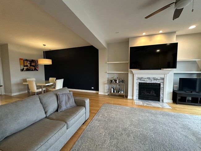 Building Photo - 2402 W McLean Ave