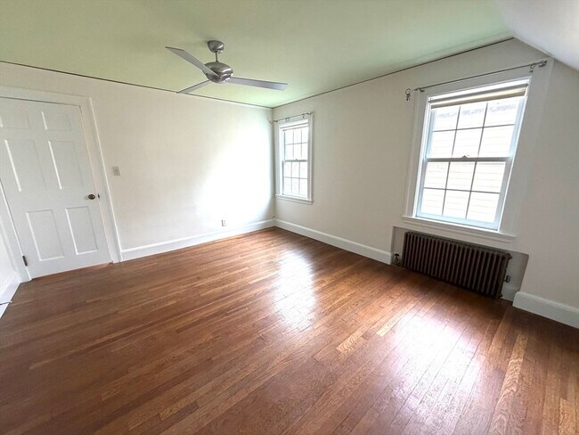 Building Photo - 15 Glenburn Rd