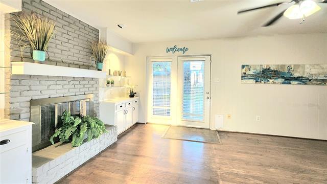 Building Photo - 1911 Greenhaven Dr