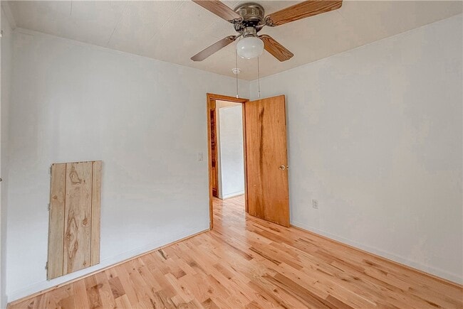 Building Photo - 937 E Main St