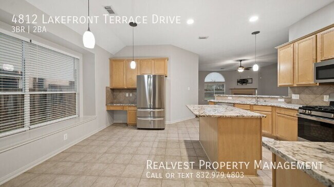 Building Photo - 4812 Lakefront Terrace Dr