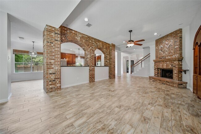 Building Photo - 14 Beauty Bower Pl
