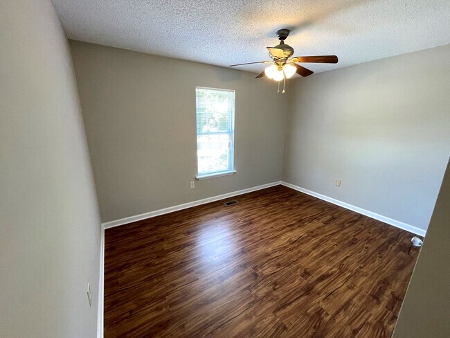 Building Photo - 1022 Cherry Hills Ct