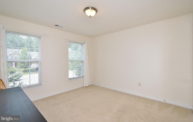 Building Photo - 8223 Edge Hill Ln