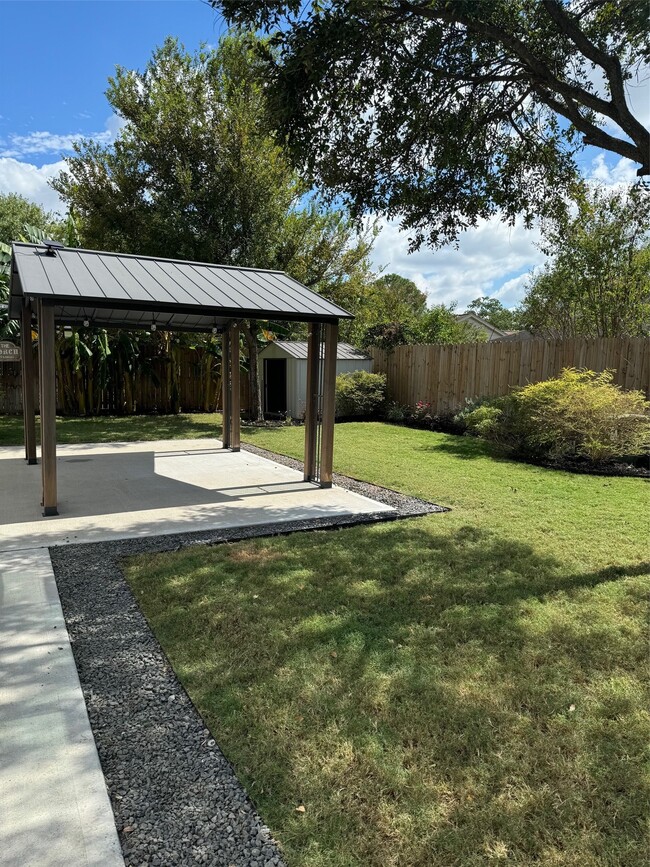 Building Photo - 14007 Dominique Dr