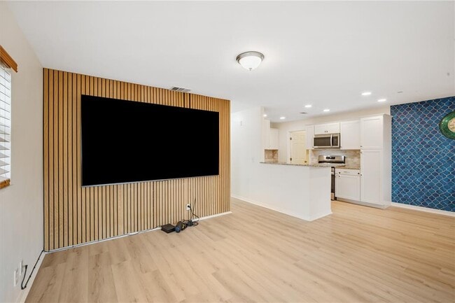 Building Photo - 6610 S Mascotte St