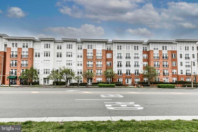 Building Photo - 2665 Prosperity Ave