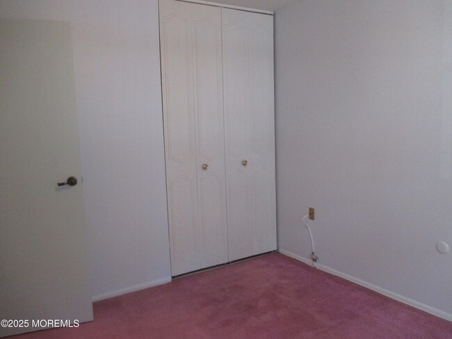 Building Photo - 530A Portsmouth Dr