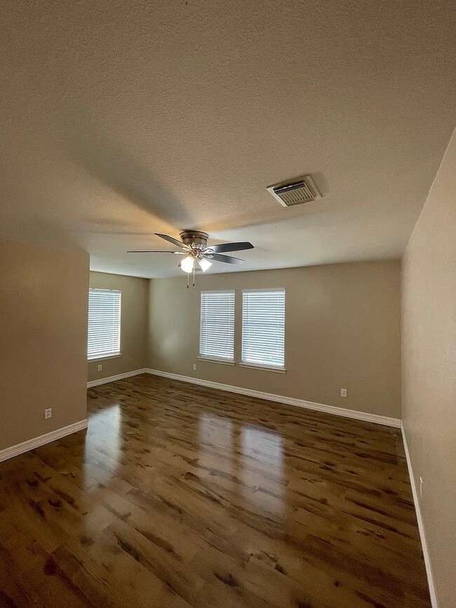 Building Photo - 18211 Temple Hill Ln