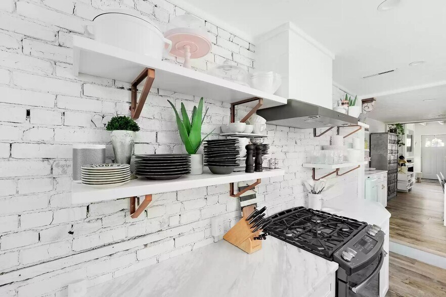 Building Photo - 172 39th St