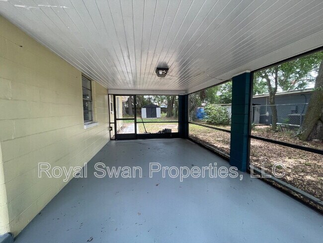 Building Photo - 227 Palm Ave