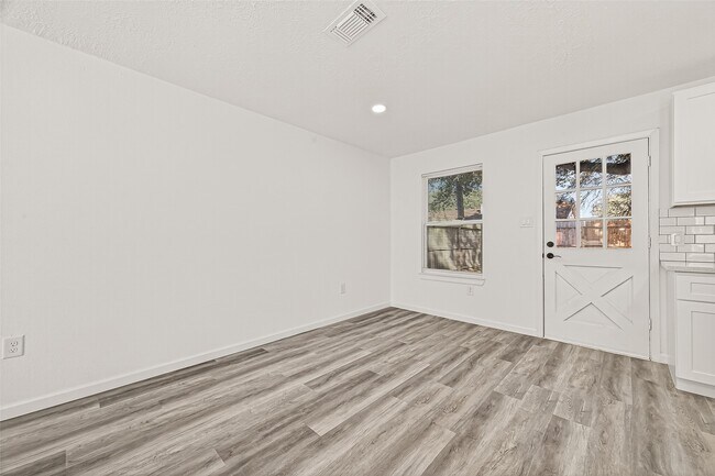 Building Photo - 11434 Loyola Dr