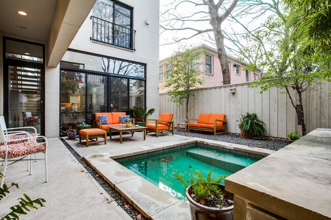 Building Photo - 4114 Normandy Ave