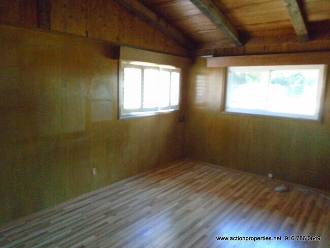 Building Photo - Central Roseville, Single Story Large Yard, Pool w/ Service 3 bedrooms, 2 baths,  1931sqft Gardne...