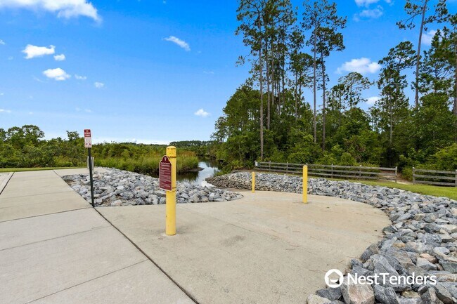 Building Photo - 65206 Lagoon Forest Dr