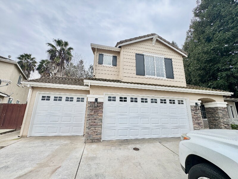 Building Photo - 3602 Swan Ct