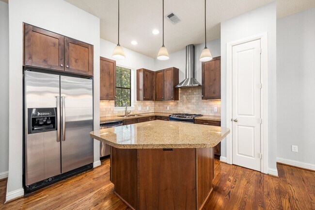 Building Photo - 5213 Eigel St