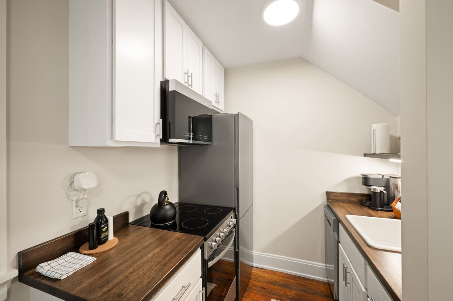 Building Photo - 1918 Vine St