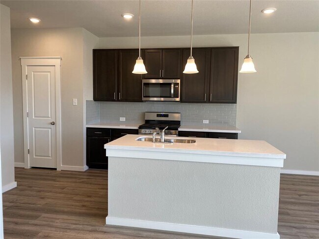 Building Photo - 17402 Bay Skipper Dr