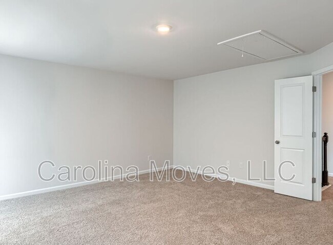 Building Photo - 107 General Store Way