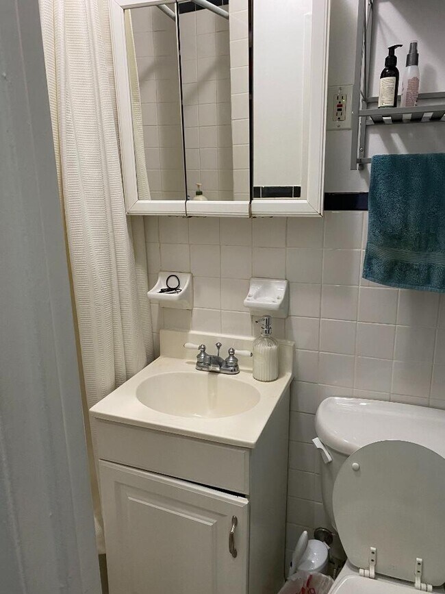 Building Photo - 0 bedroom in NEW YORK NY 10128