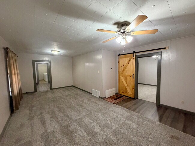 Building Photo - "Charming 2-Bedroom Retreat with Spacious 1411 sq. ft. Layout on Baylor Street, Lubbock!"
