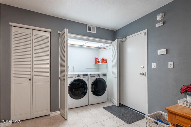 Building Photo - 21901 Burbank Blvd