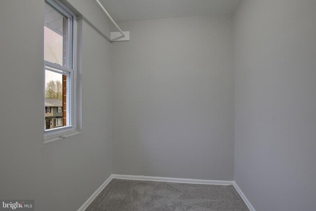 Building Photo - 178 Daimler Dr