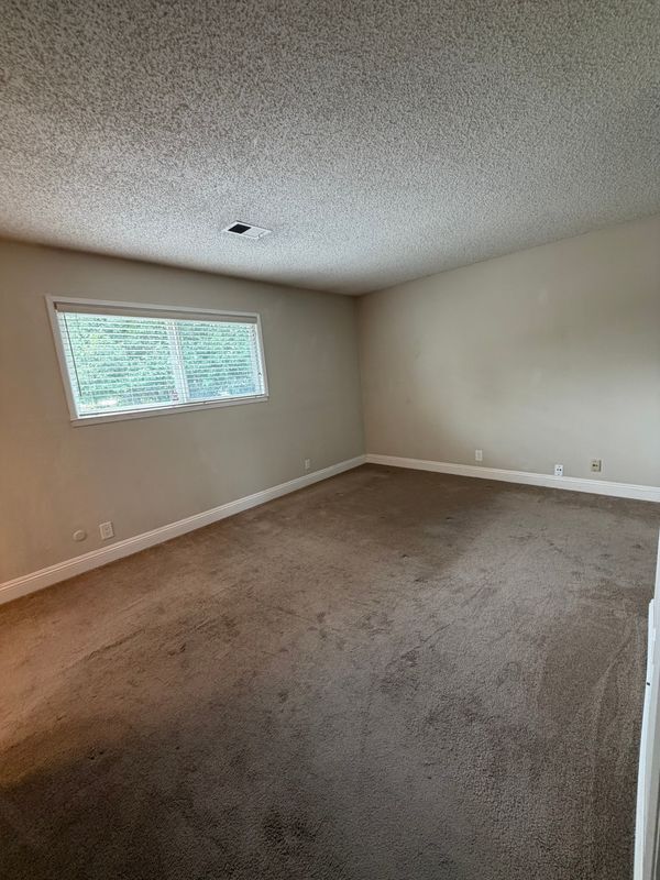 Building Photo - 1209 St Louis Dr