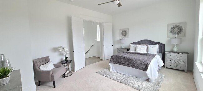 Building Photo - 311 Cyclamen St